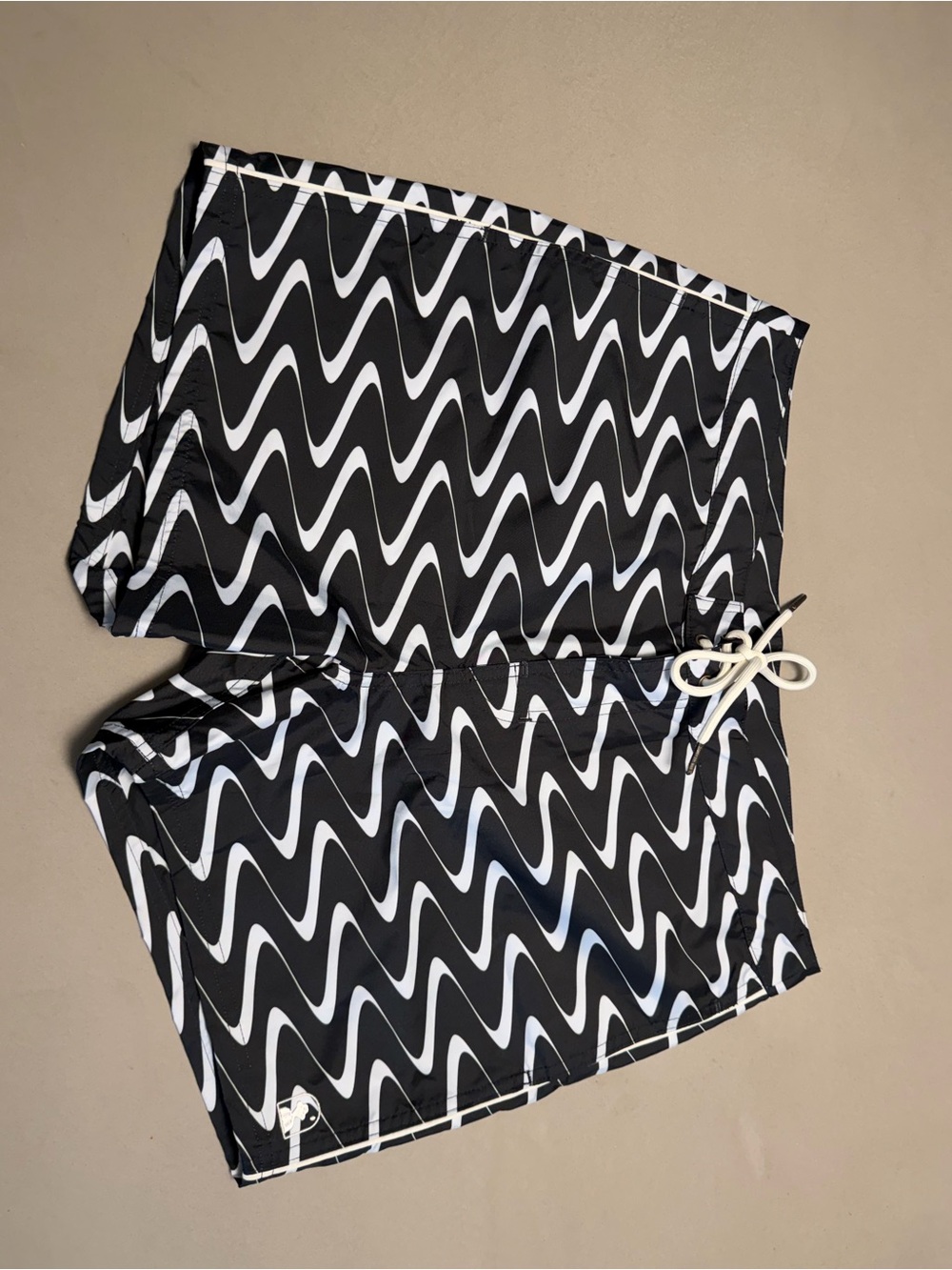 Men’s Dandy Del Mar Black & White Wave Pattern Swim Shorts, Size 34